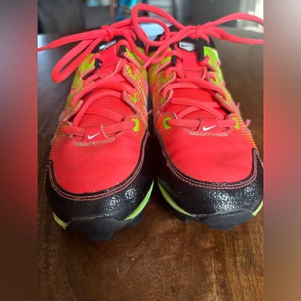 Unisex NIKE Hyper Diamond Youth Cleats size 3.5